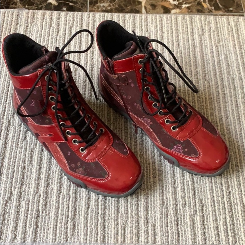 ⭐️⭐️⭐️NWOT GEOX BOOT IN SIZE 37!